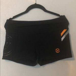 VIRUS LARGE BLACK WORKOUT SHORTS